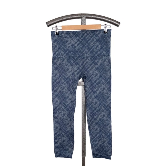SPANX "Look At Me Now" Leggings Blue Tie Dye Camo Cloud Print Women's Size 1X - Picture 3 of 4